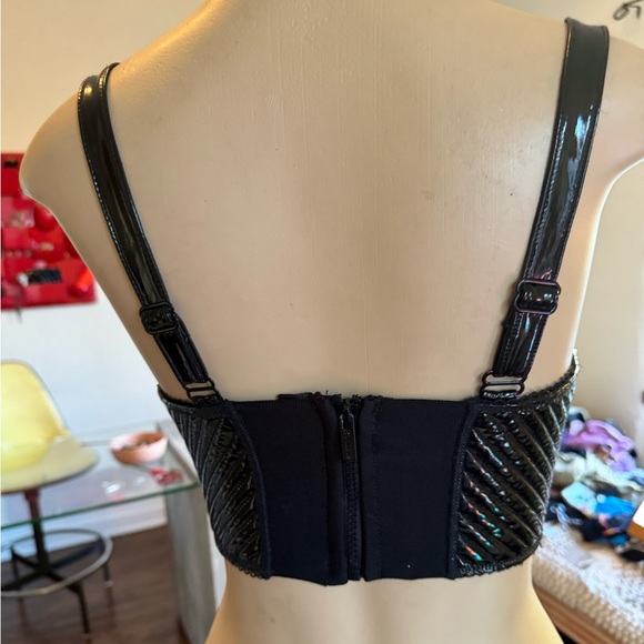 House of CB black shiny textured quilted corset cropped top size M - Picture 7 of 9